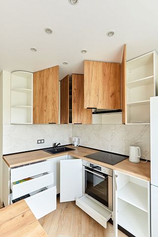 Белая маленькая угловая кухня. Коллекция Вуд. Размер: 1620 Х 2050 Х 2380 мм  - 2