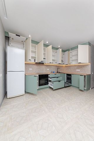 Просторная угловая кухня с дуо фасадами. Коллекция Джерси. Размер: 3800 Х 1850 Х 2691 мм  - 2