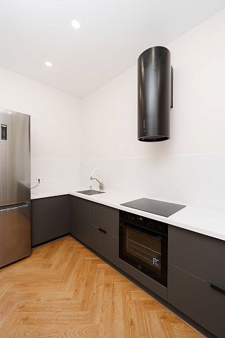 Стильная кухня бех верхних фасадов. . Размер: 3894 Х  1220 Х  2600 мм  - 1