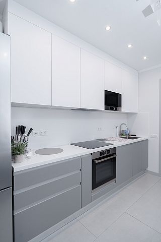 Лаконичная прямая кухня. Коллекция Урбан. Размер: 3750 Х 2640 мм  - 1