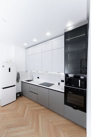 Прямая кухня по потолка с витриной. Коллекция Джерси. Размер: 3200 Х  3035 мм  - 1