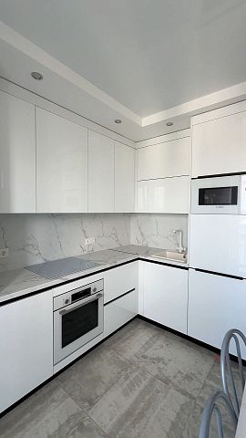 Белая кухня до потолка. Коллекция Джерси. Размер: 2840 Х 1850 Х 2645 мм  - 1