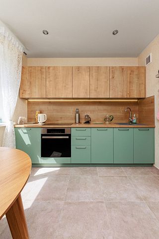 Мятно-древесная прямая кухня. Коллекция Вуд. Размер: 2850 Х 2140 мм   - 1